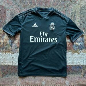 Vintage 2017 Real Madrid retro soccer jersey